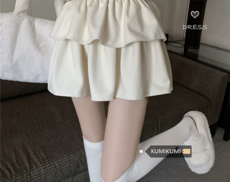 白色初恋短裙女秋季半身裙显瘦a字裙蛋糕裙蓬...