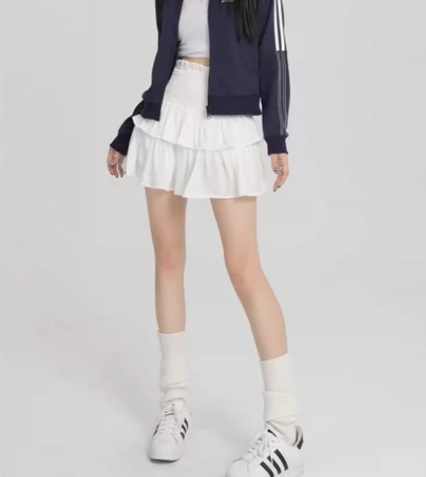 白色蛋糕裙，全新 感兴趣的话点“我想要”和...