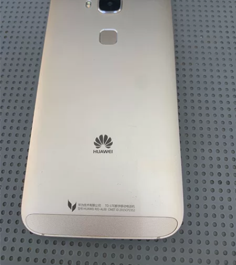 华为麦芒四。闲置很久了，机器全部原装无拆无...