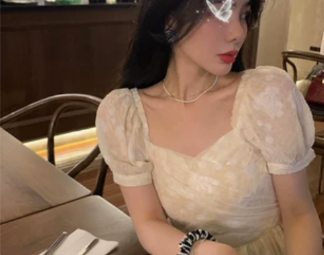 邱肉瑶小清新连衣裙小碎花露背性感高腰公主裙...