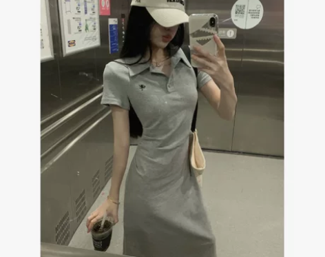 ?韩版运动风Polo领刺绣连衣裙女夏季20...