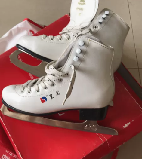 黑龙牌 花样冰鞋 九成新 37码 内层全衬...