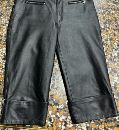 女式中裤。绵羊皮。腰围37厘米 裤长62厘...