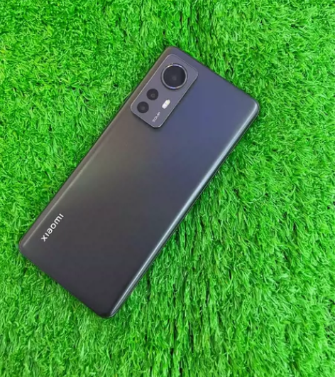 小米12，8+128。95新左右。骁龙8 ...