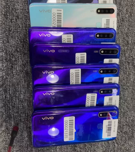 Vivo，Y5s，6+128天玑处理器，系...