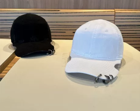 【高版本】巴黎世家金属扣刺绣字母棒球帽显脸...
