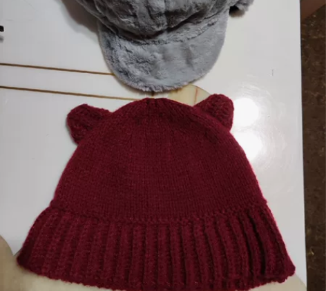 全新两顶帽子，成人的，适合大头围的姐妹。针...