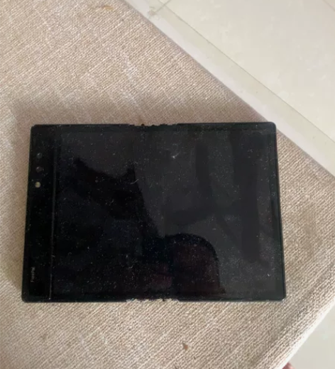 柔宇折叠屏手机一代屏坏了当配件卖 感兴趣的...