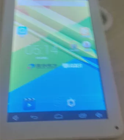 清华同方平板电脑，如图所见，周身都有磨损划...