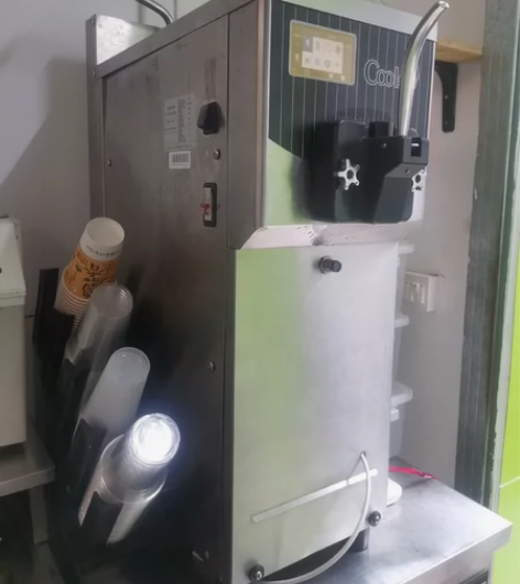 99成新 东贝CF9128R冰淇淋机，识货...