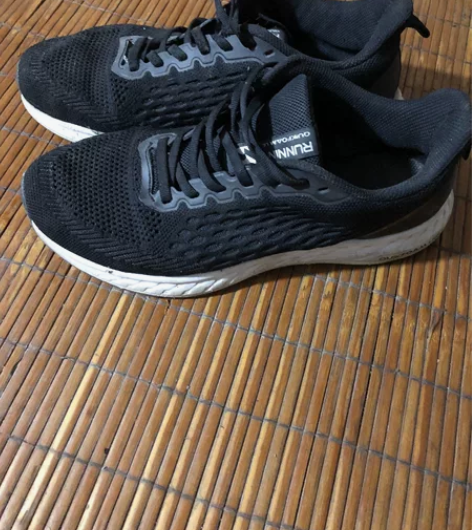 41码运动鞋  361度  明显穿着痕迹，...