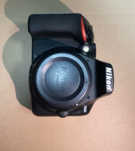 尼康d3500 具体成色可以看图 屏幕微微...