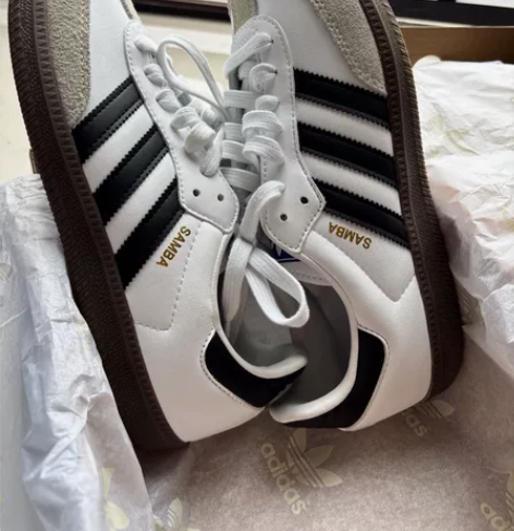 可鉴定！经典阿迪德训鞋 samba 鞋子是...