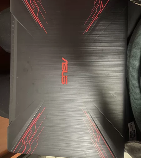 华硕飞行堡垒5  游戏本 处理器：i7-8...