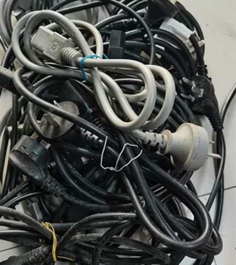 电脑主机电源线，闲置不用一堆，有一米，二米...