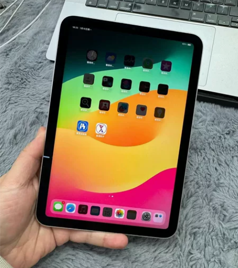 ipadmini6 256g，可以插卡可W...