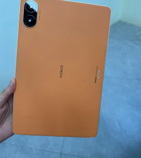 荣耀平板v8pro拆机后框，有两处磕碰，看...