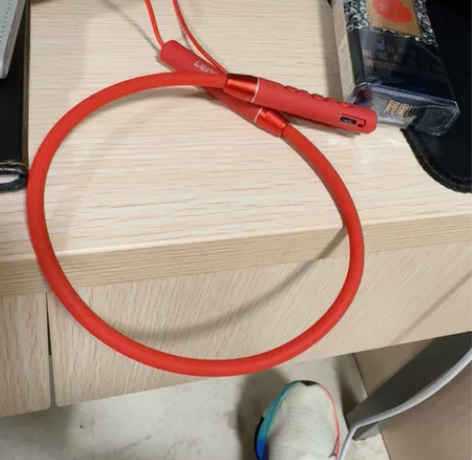 联想HE05X挂脖蓝牙耳机，红色的包邮！！...