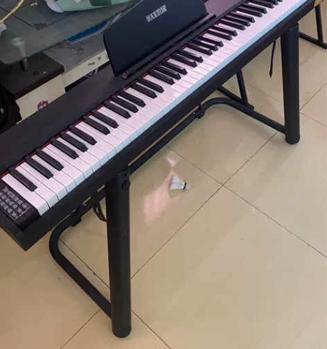电钢琴 够功能完好无损 音色很准 感兴趣的...