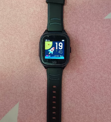 出联想电话手表 也就买了两年左右 没用多久...