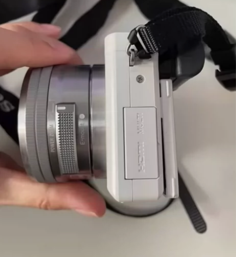 sony 索尼a6000微单相机，99 新...