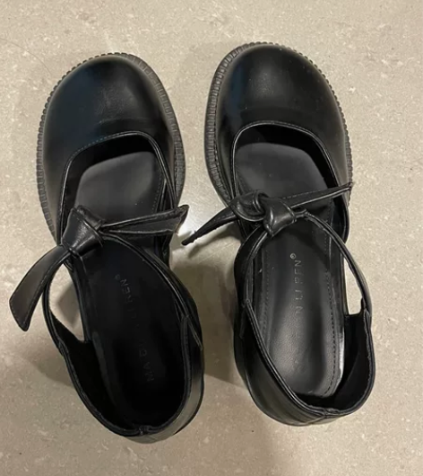 玛丽珍鞋36码～在店里买的，只穿过一两次，...