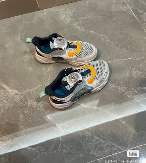 乔丹童鞋1折啦 30码