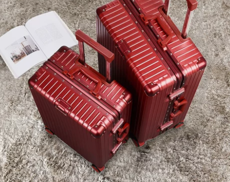 尺寸:22寸】基本全新，颜色分类:喜庆红，...