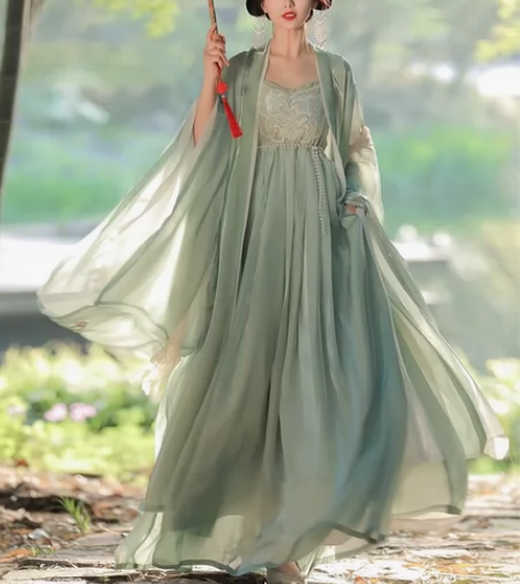 穿过一次 买了就送配饰 s码??全新蝉佩S...