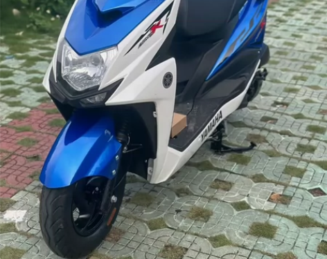 二手摩托车店 雅马哈尚领125cc 蓝白运...