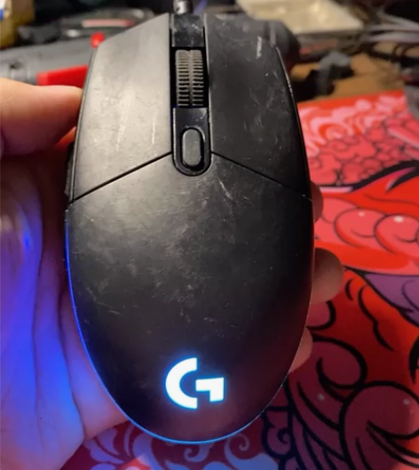 罗技G102二代。正品包邮。 按键清脆全触...