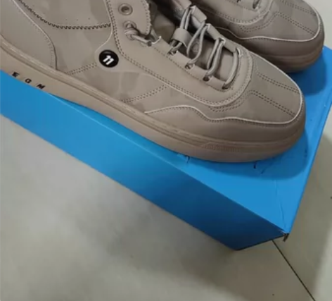 全新全新  实体店原价二百多的，仅此一双！...