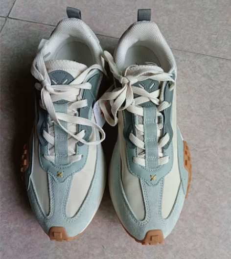 特步X70男士运动休闲鞋41码，库存新鞋没...