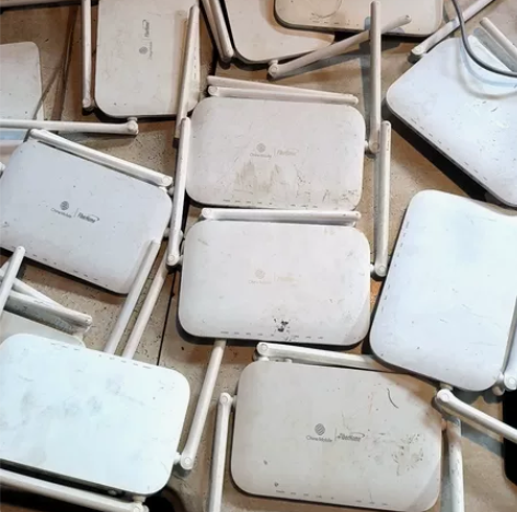 烽火SR1041D,双频千兆路由器。水星D...