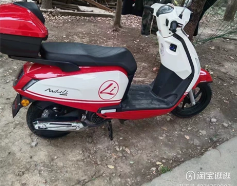 自用通勤摩托车，望江铃木摩托车，油耗2个，...