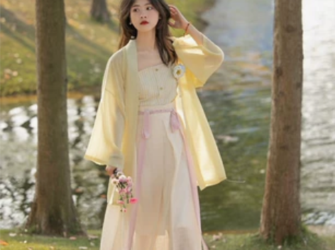 ?陈爱欢原创【至若春明】日常宋制汉服三件套...