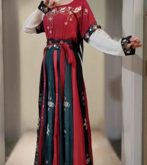 唐风坦领三件套，手工刺绣，m码，八成新 感...