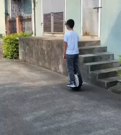 乐行V5独轮车，续航20km，电压85v，...