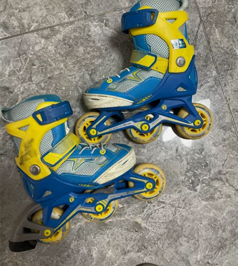 迪卡侬oxelo儿童轮滑鞋，尺寸26-29...