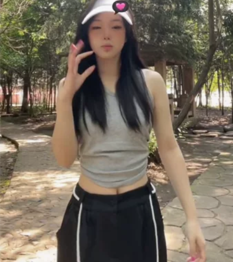 KRO高腰运动休闲裤 感兴趣的话点“我想要...