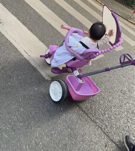 小泰克三轮车 七八成新，小月龄宝宝也适合，...