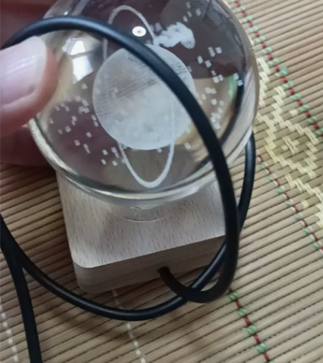 出 星空漫步发光太阳系水晶球桌面小夜灯摆件...