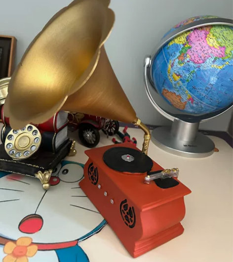 欧式复古摆件棕留声机，这个是我搬家的时候买...