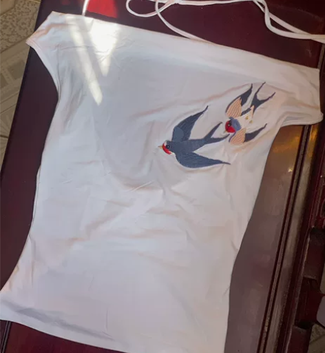 【双双飞燕】荡领V领两穿白色上衣 啊啊疯狂...