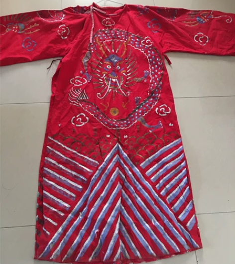 戏服戏服，手绘的，品如图，议价出，二手物品...