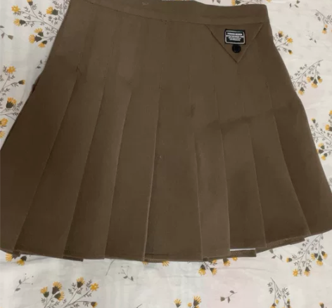 很喜欢的一条小裙子 用料实在 款式质量版型...