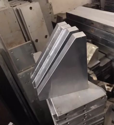 拆机三角板144*120*20数量16张....