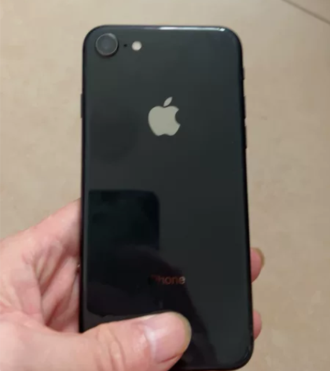 出成色很好的iphone8没有什么磕碰外观...
