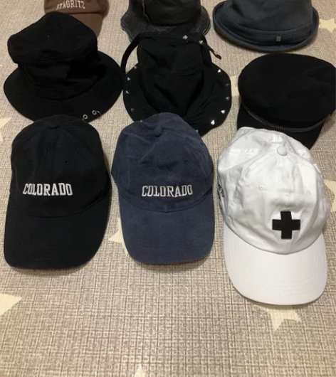 闲置出鸭舌帽、渔夫帽、报童帽、礼帽等 均为...