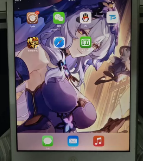 ipad以前买来玩传世的，8.3版，屏幕有...